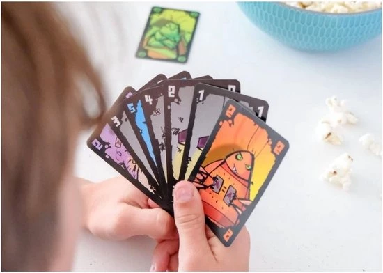 999 Games Spellenbundel - Kaartspel - 2 Stuks - De Weerwolven Van Wakkerdam: Het Pact & Valse Motten - Afbeelding 8